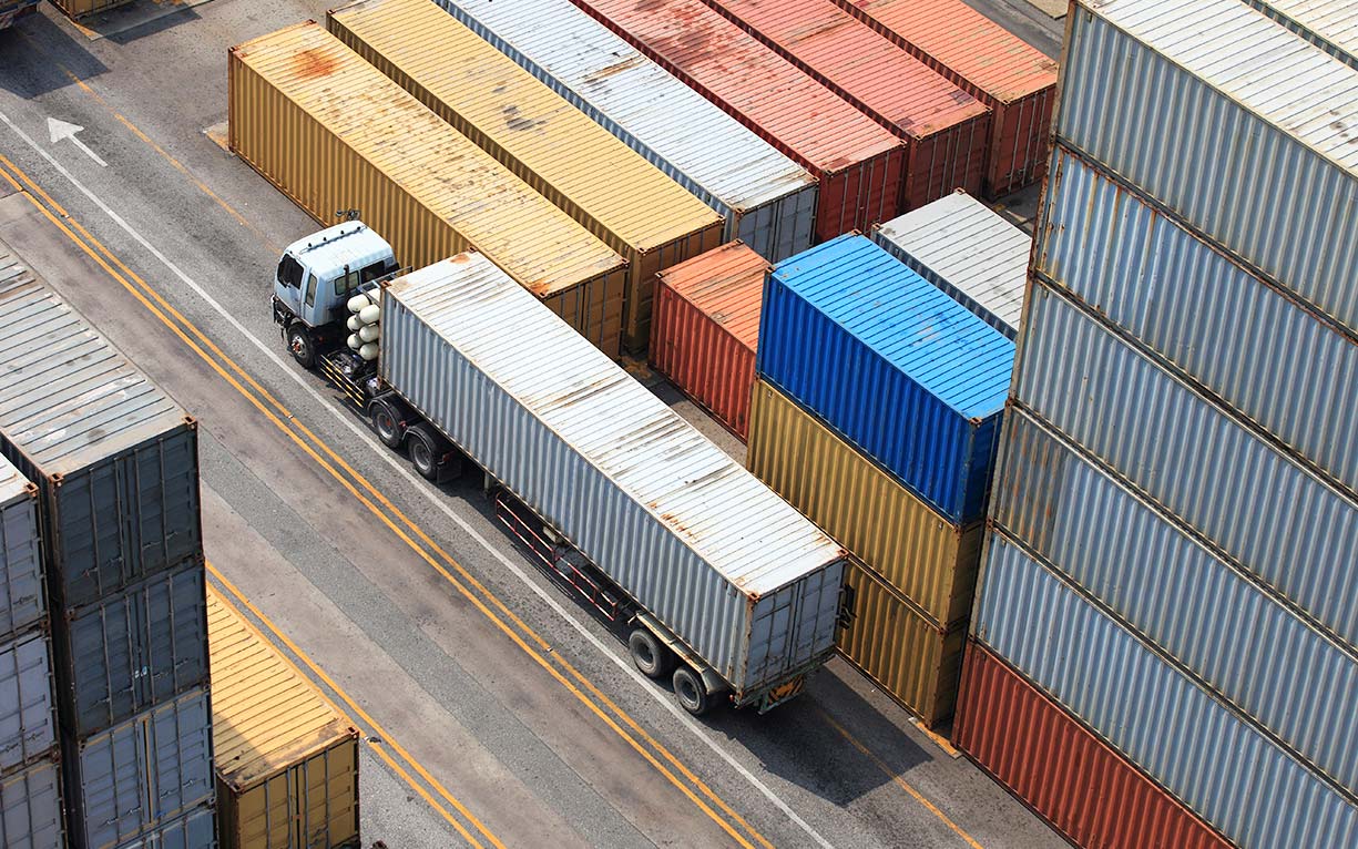 Locação de container: solução prática e econômica
